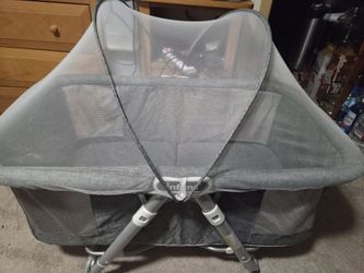 INFANS bassinet with Cover