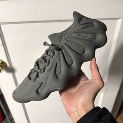 YEEZY 450 STONE (SIZE 10M)