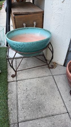 Large wire holder with decorative container