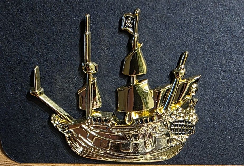Disney Pin - Peter Pan's Gold Ship
