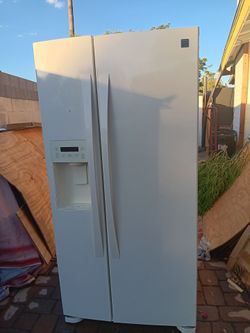 Kenmore Elite Refrigerator works like new its an excellent fridge. -  (Mesa Gilbert Estates)