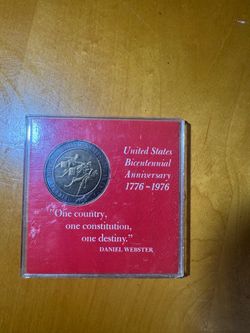 1976 United States Bicentennial Commemorative Medal Coin – 1(contact info removed)