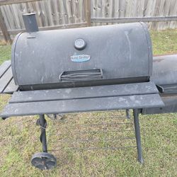 Grill / Smoker