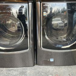 HUGE LG Washer/(electric)Dryer $4300 Retail - perfect for large families!