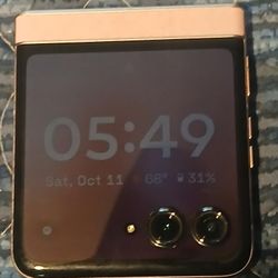 Razr Motarola 2025 128gb Memory 8gb ram Plus 4 50mp Camara