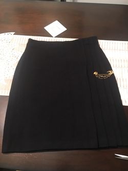 New skirt black