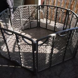 Evenflo 6 Panel Play Space