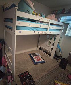 Sturdy White Wood Twin/Twin/Trundle Bunk Bed with Storage Drawers On The Side Of  Stairs.  Frame Only Does Not Include Mattresses . *READ DESCRIPTION*