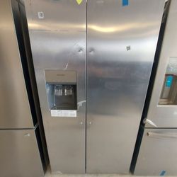 Frigidaire Stainless Steel Side By Side Refrigerator New Scratch And Dent With 6month's Warranty 