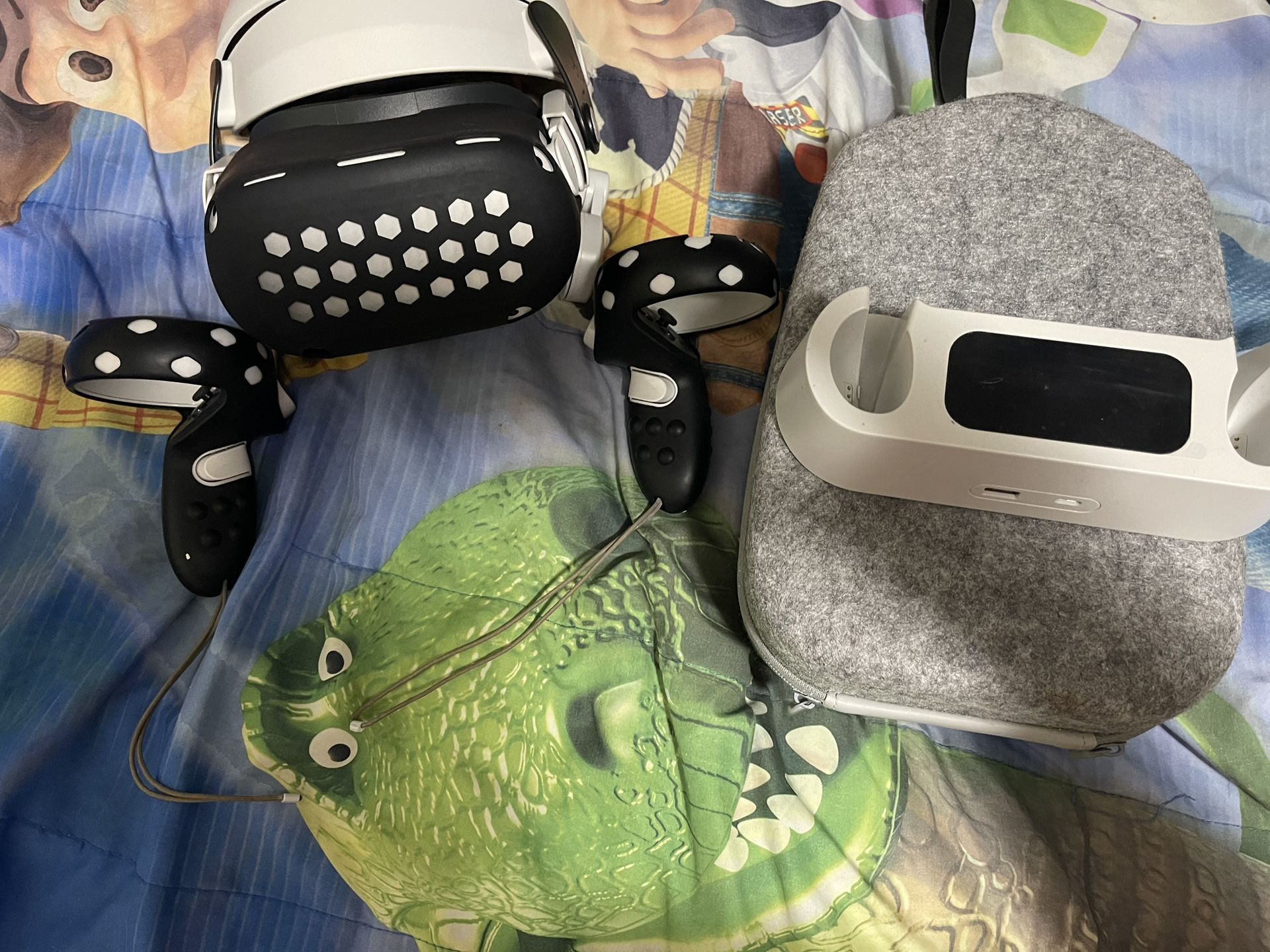 Quest 2 With Accessories 