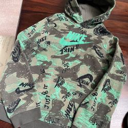Boys Nike Hoodie $15 Size XL 14
