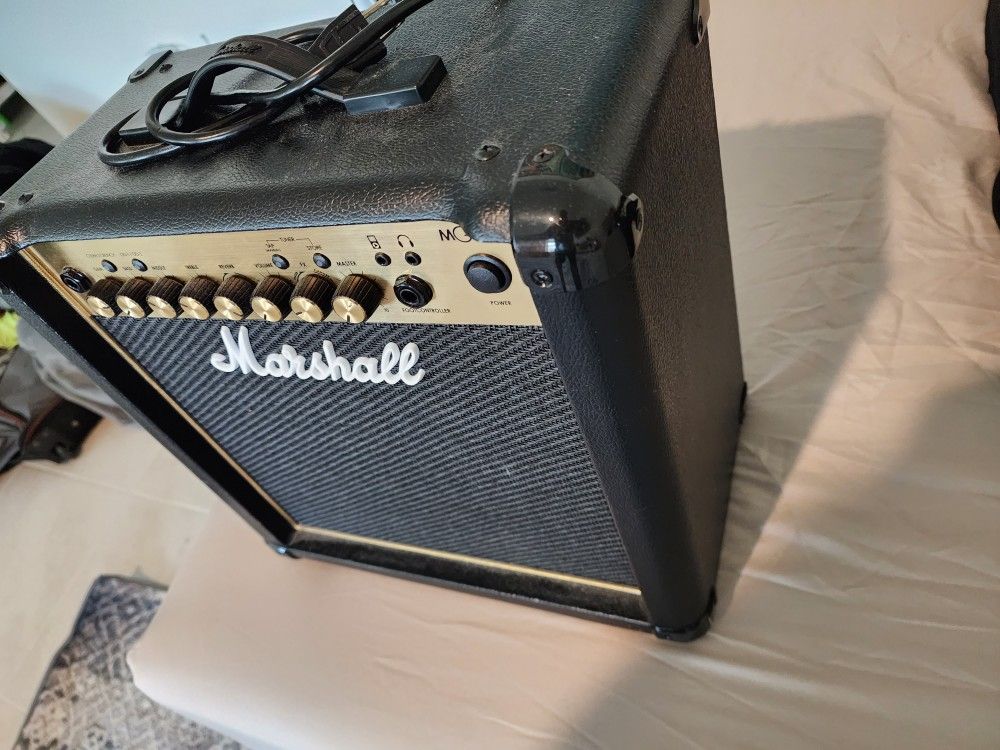 Marshall Guitar Amp - MG15FX