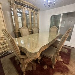 Dinning Table