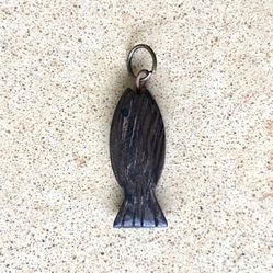 🐟 Cute, little brown wood fish pendant