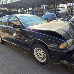 2001 BMW 525i E39 (Parts Only)