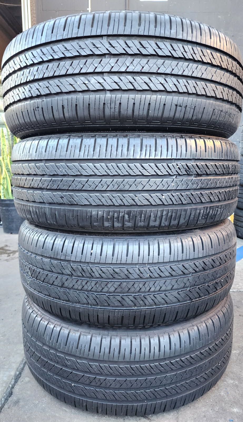 4 USED TIRES BRIDGESTONE RFT 235/50/20