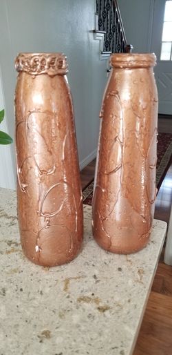 flower vase each $ 10