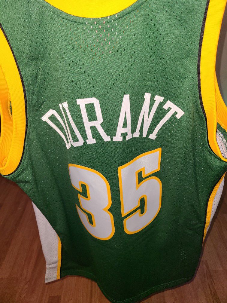 Kevin Durant Seattle SuperSonics Basketball Jersey Medium for Sale in  Myrtle Beach, SC - OfferUp