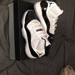 Jordan 11 Concords Size-4