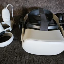 Quest 2 Vr Headset With Headphone Attachment 