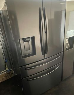 Samsung 4-Door Refrigerator Black Stainless Steel