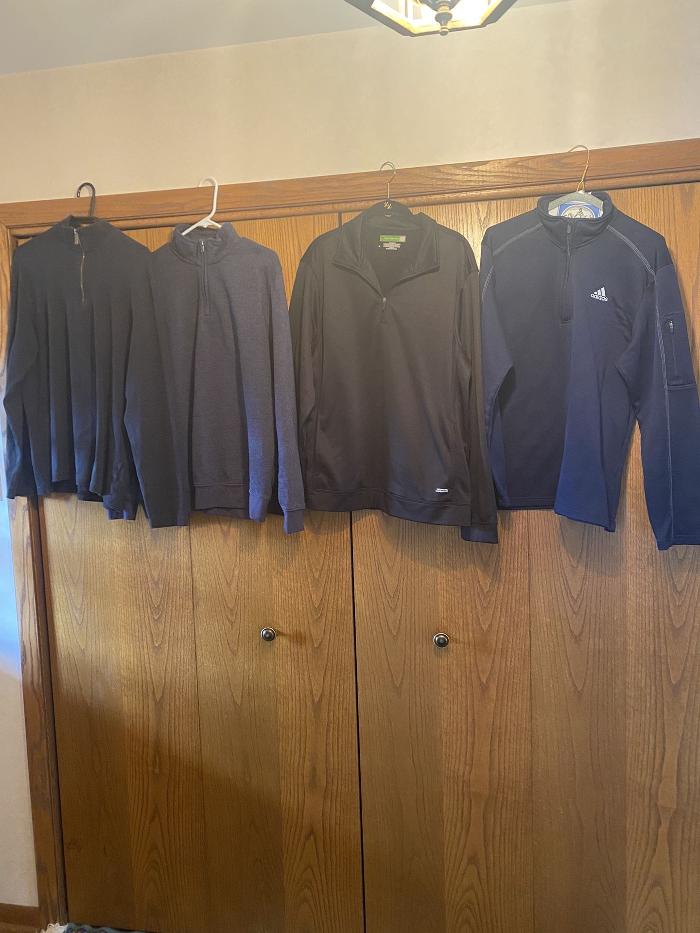 1/4 zip up jacket/ sweater-Men’s