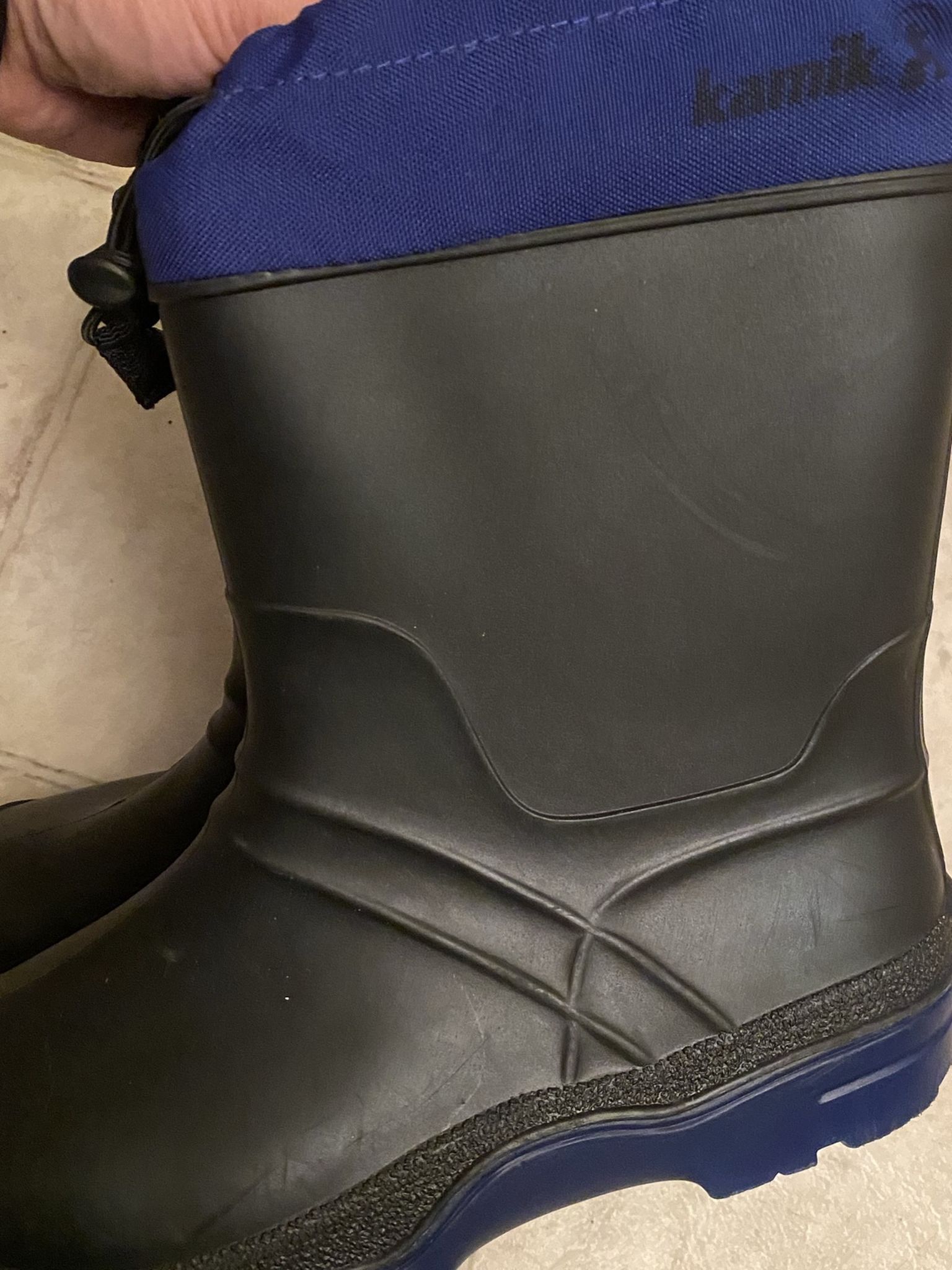 Junior Boys Snow Boots Size 6 Beautiful Conditions