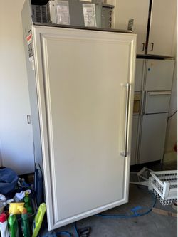 Luxury Sub-Zero Built-in Refrigerator & Freezer Set | Excellent Working Condition