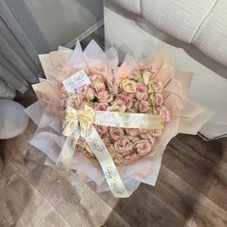 Cumpleanos Ramo Buchon Corazon Heart Shaped Flower Bouquet 