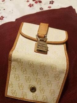 Dooney & Bourke wallet