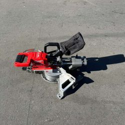 Milwaukee M18 FUEL 18V Lithium-Ion Brushless Cordless 7-1/4 in. Dual Bevel Sliding Compound Miter Saw (Tool-Only)