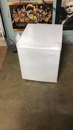 Small Mini Refrigerator Working Condition 