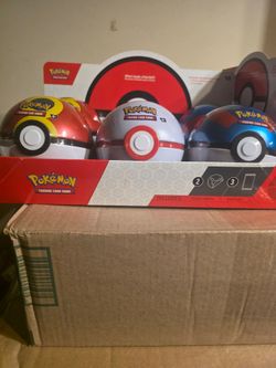 Pokémon poke ball lot of 6 with display