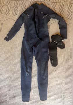 Womens wetsuit + wetsocks