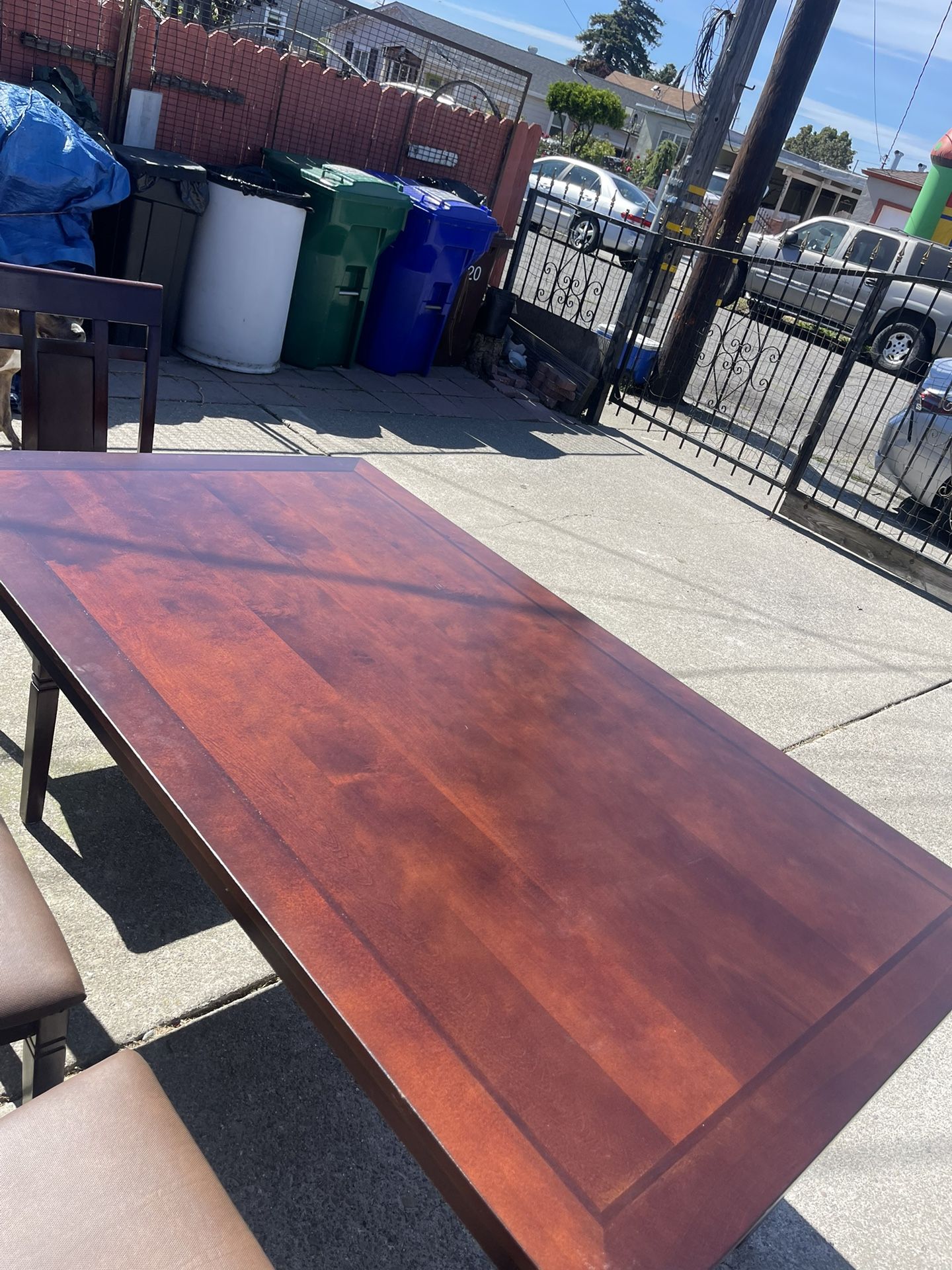 Dinning Table