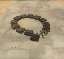 Abalone bracelet with toggle conector 7 1/2