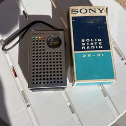 Vintage SONY TR-4100 AM Pocket size Radio 