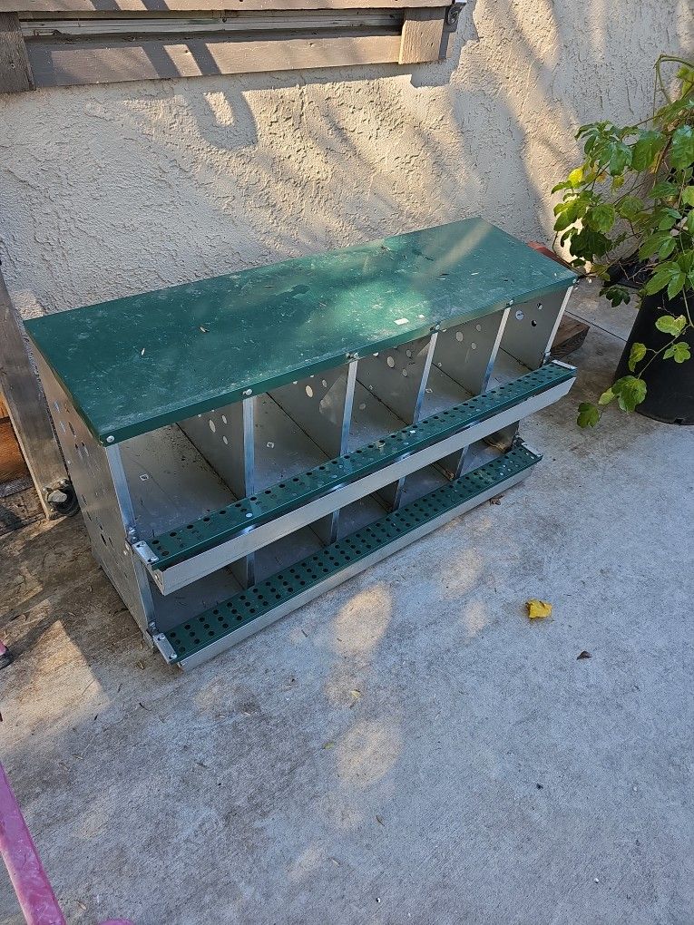 Chicken Nesting Box