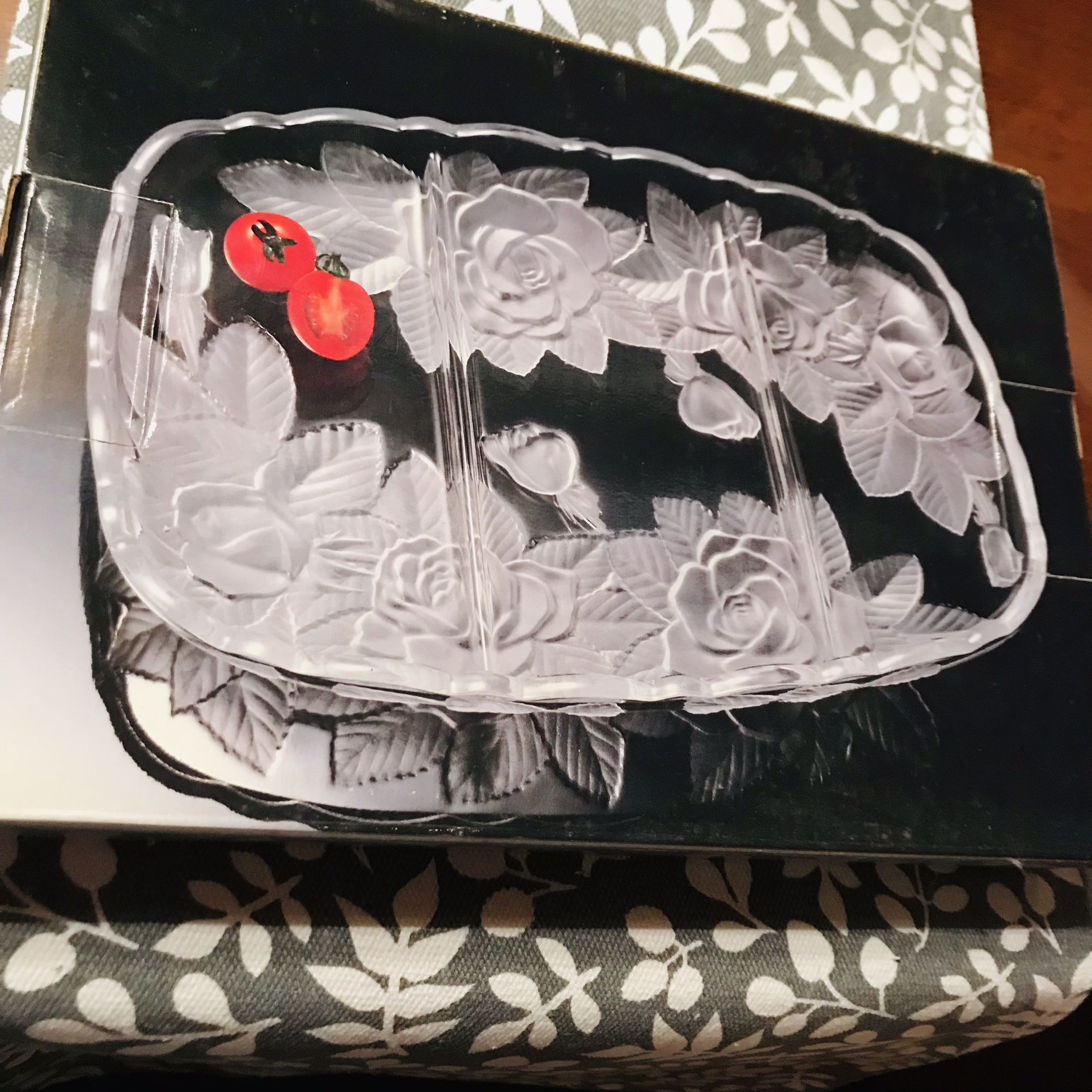 NEW!!! Home Beautiful Crystal Divided Relish Tray