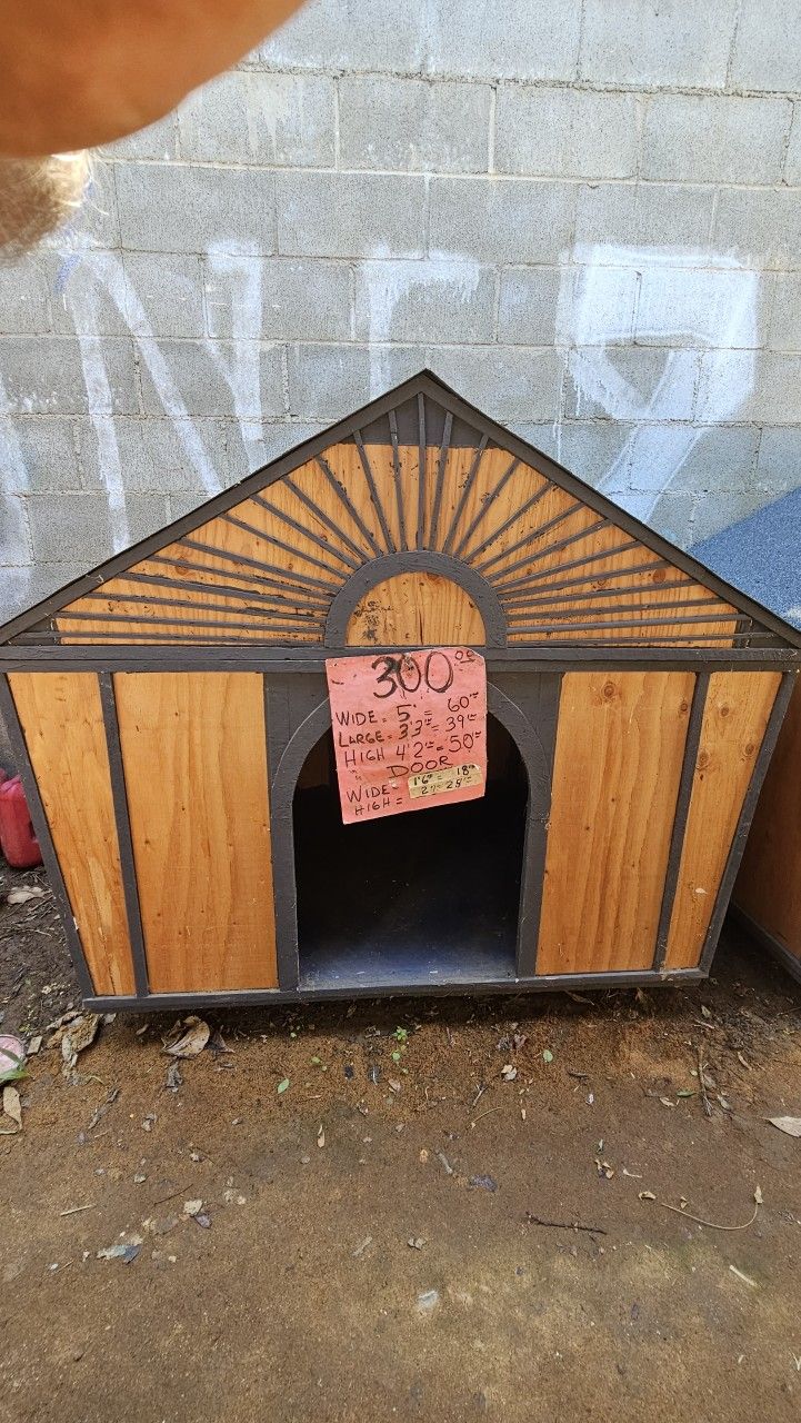 Large Dog House (Ready)