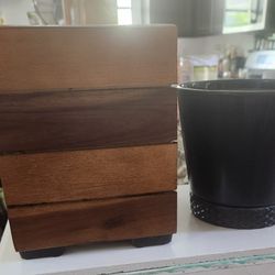 Pittsburg: 2 Planters For $8