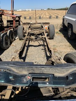 1973 Chevy suburban 2500 2wd frame