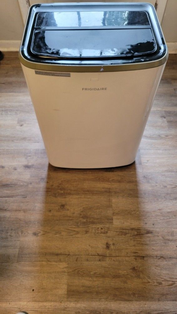 Portable Frigidaire air conditioner 