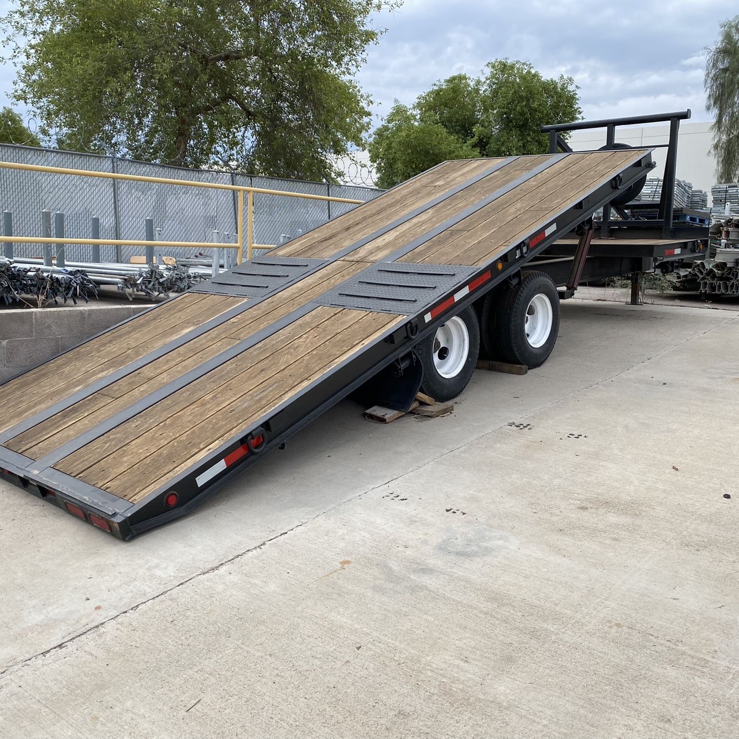 Heavy Duty Tilt Trailer for Sale in Phoenix, AZ - OfferUp