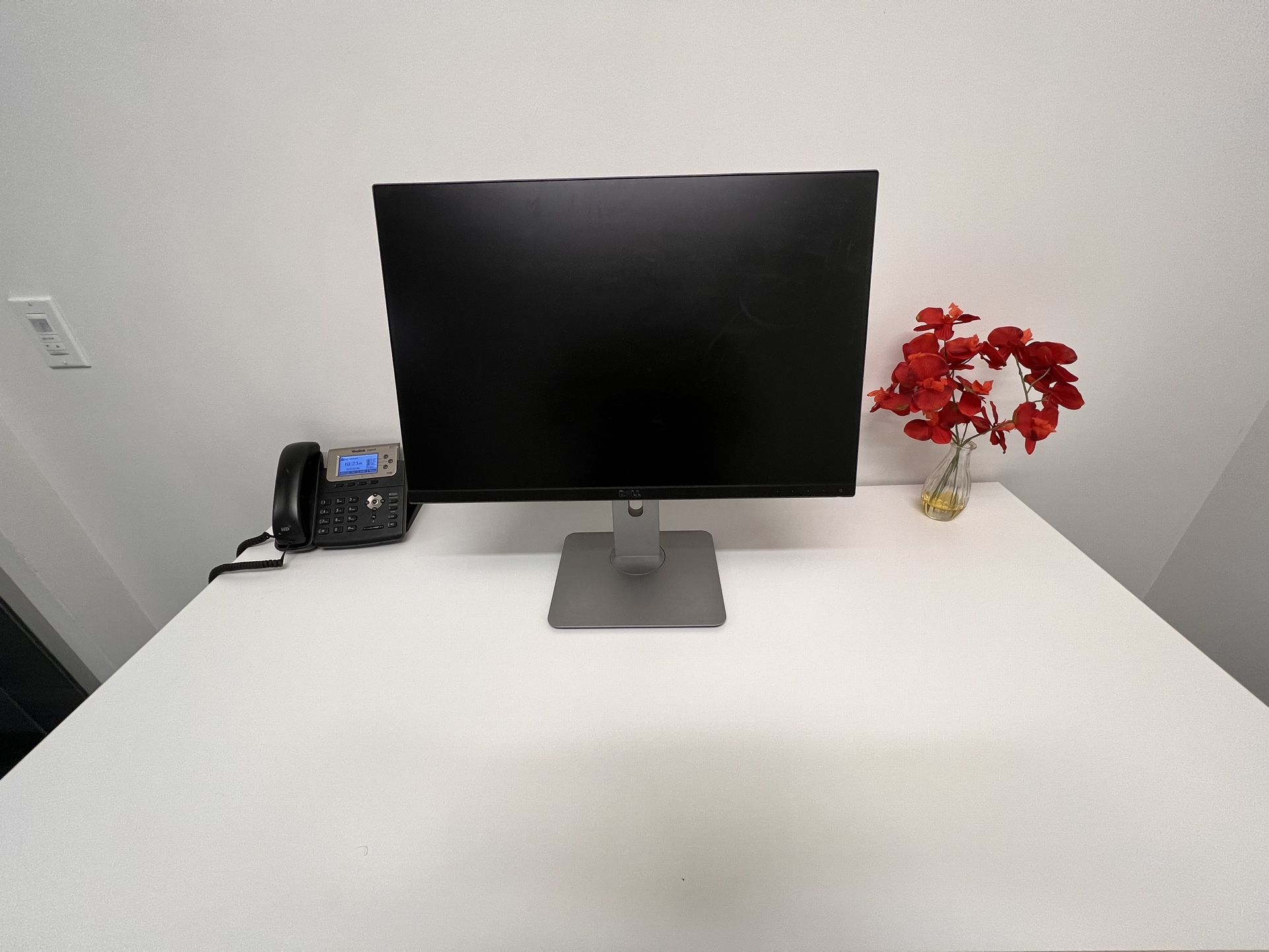 Dell UltraSharp U-15 *Pick-up only