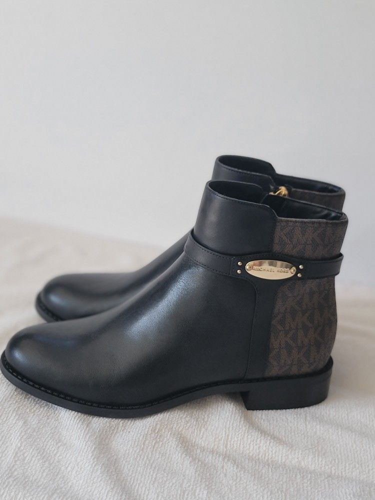 Michael Kors Women Boots