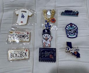 Dodger pins from 76