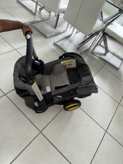 DOONA STROLLER FOR SALE $250