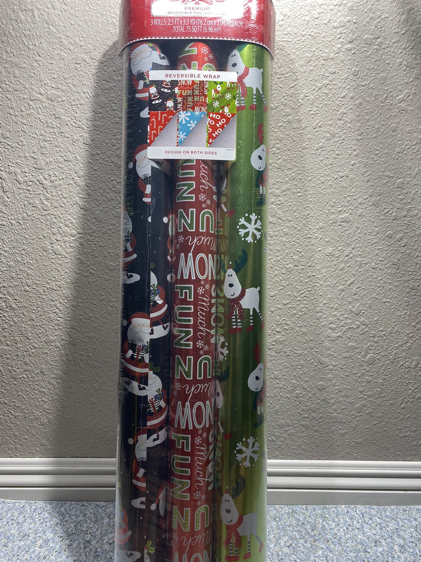 Holiday time Premium reversible foil gift wrap