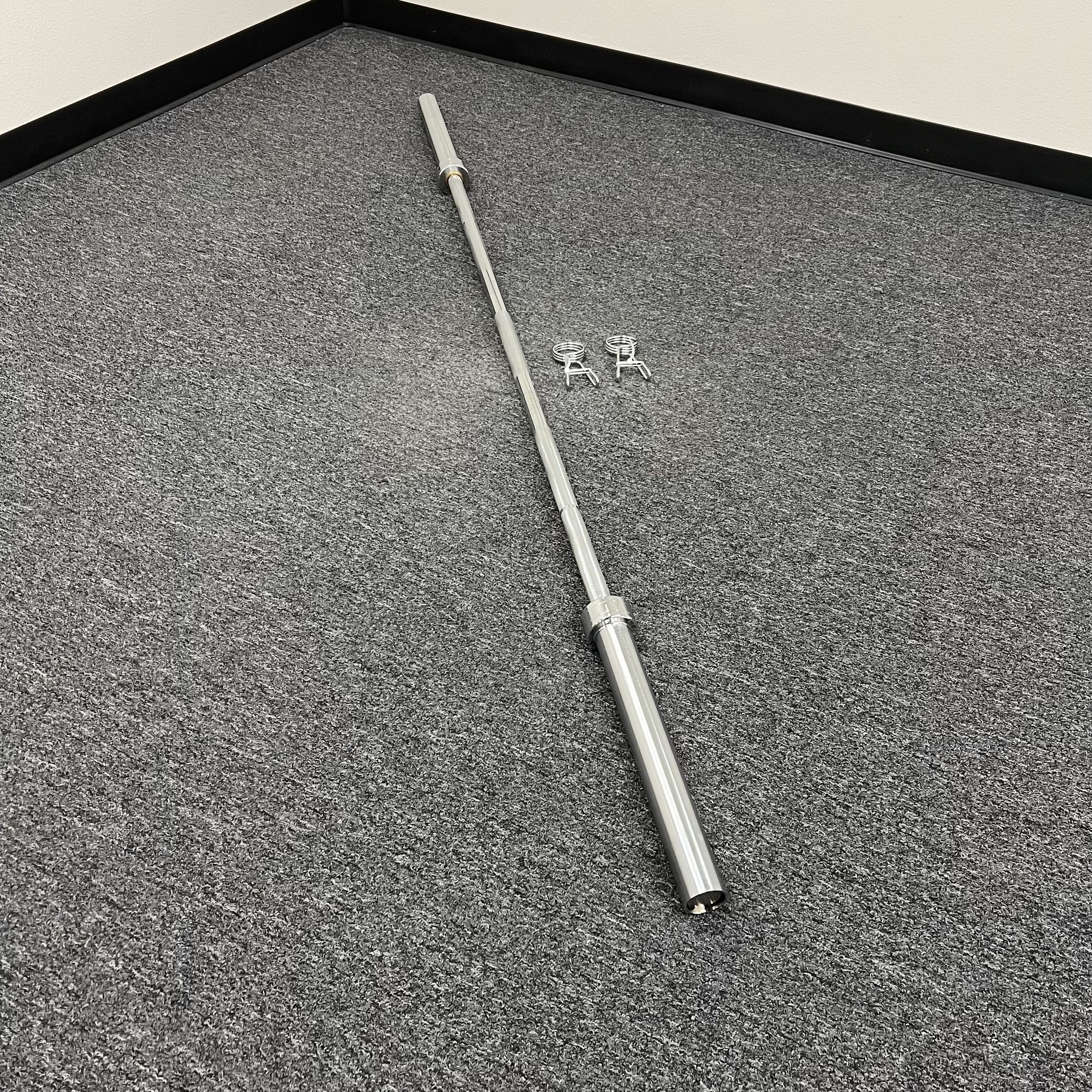 ( BRAND NEW IN PACKAGE ) 7ft 45lb Olympic Barbell - Click On My Profile For More Gym Equipment